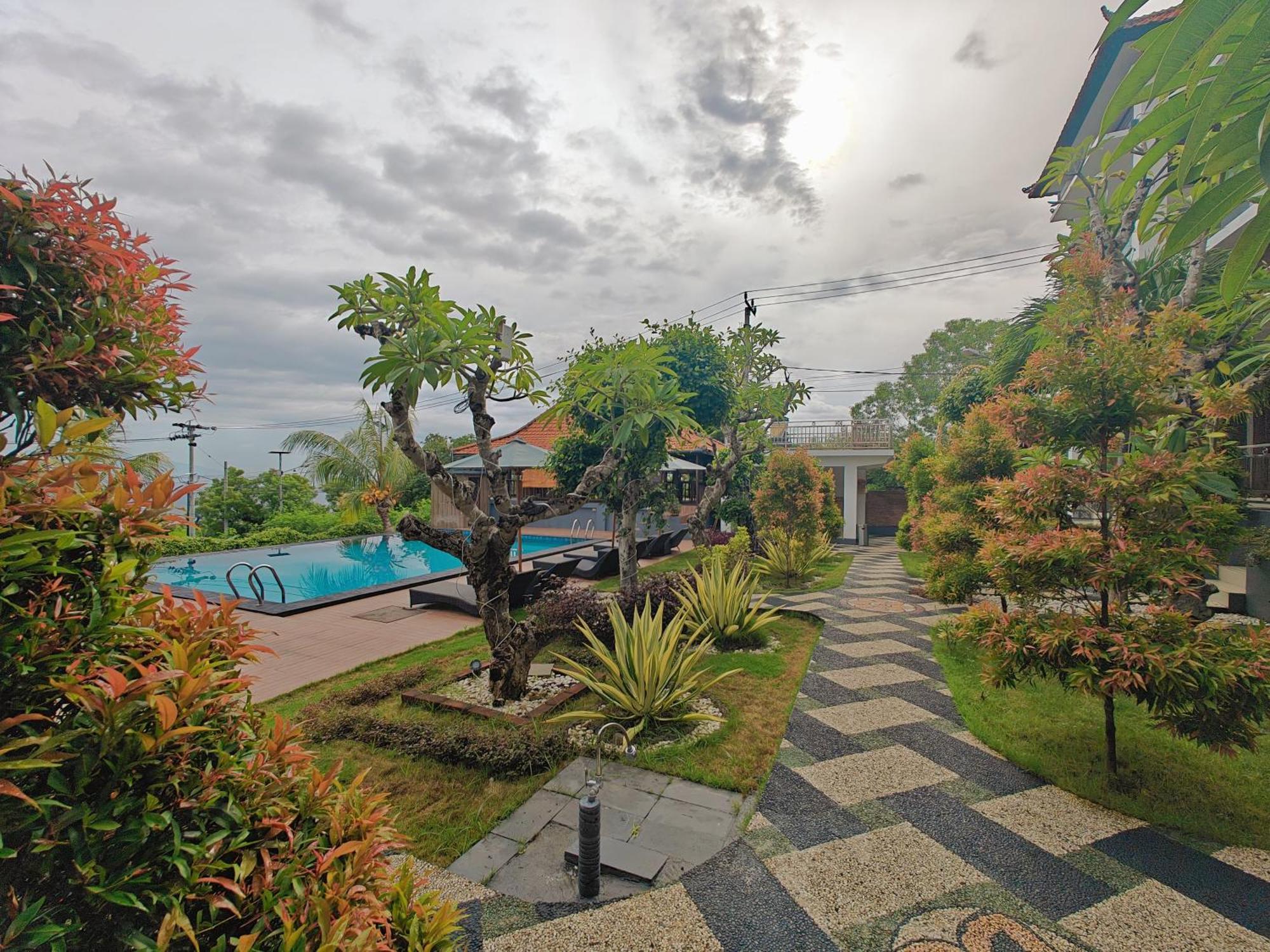 Nusa Sedayu Hotel By Ocean View Batununggul Eksteriør bilde